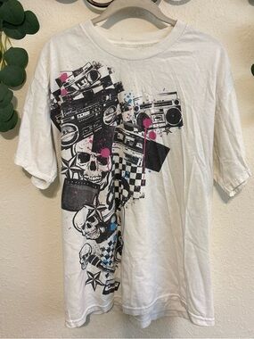 Y2K Grunge White Graphic Skull & Boombox Tee with Pink and Blue Splatter🔥